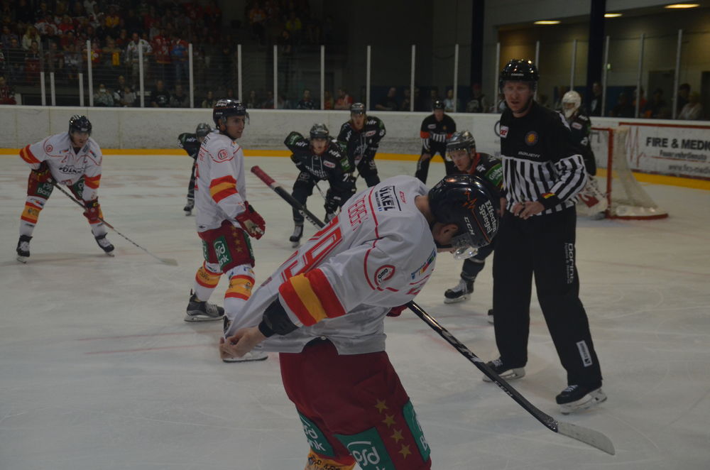 Auch Alex Preibisch findet Hemd in der Hose total bescheuert. (Lara A.) Auch Alex Preibisch findet Hemd in der Hose total bescheuert. (Lara A.)