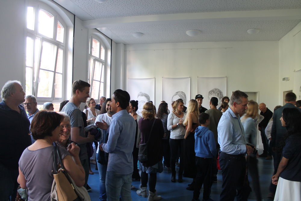 Der Raum dient als Theaterbühne für den Kurs. Der Raum dient als Theaterbühne für den Kurs.