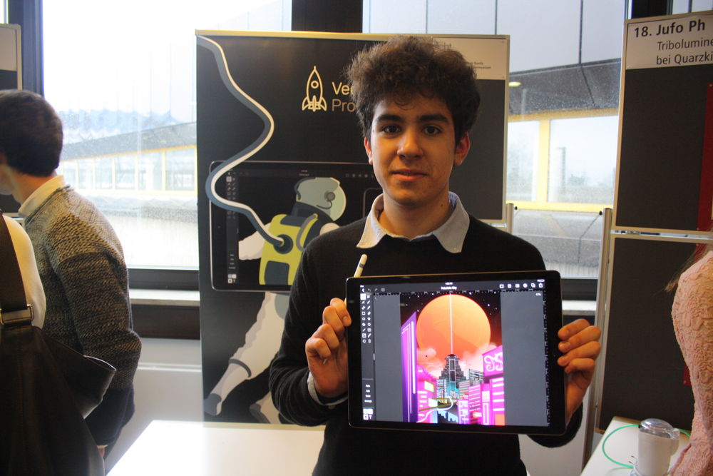 Ebenfalls beim Landeswettbewerb dabei sein wird Vladimir Danila. Der 17-Jährige hat ein Programm entwickelt, mit dem man digitale Kunstwerke erstellen kann. (Foto: Jonathan) Ebenfalls beim Landeswettbewerb dabei sein wird Vladimir Danila. Der 17-Jährige hat ein Programm entwickelt, mit dem man digitale Kunstwerke erstellen kann. (Foto: Jonathan)