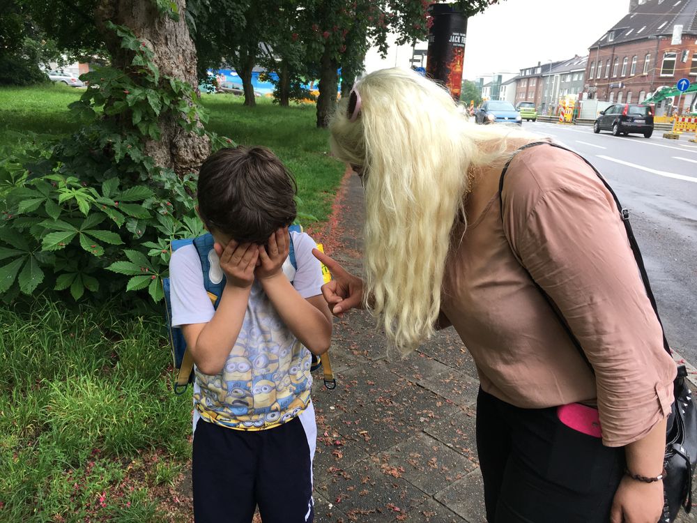 Educational errors of refugee mothers in the new society One of the refugee’s mothers advises her child harshly to keep quiet (Photo by: Rodi Hameh)