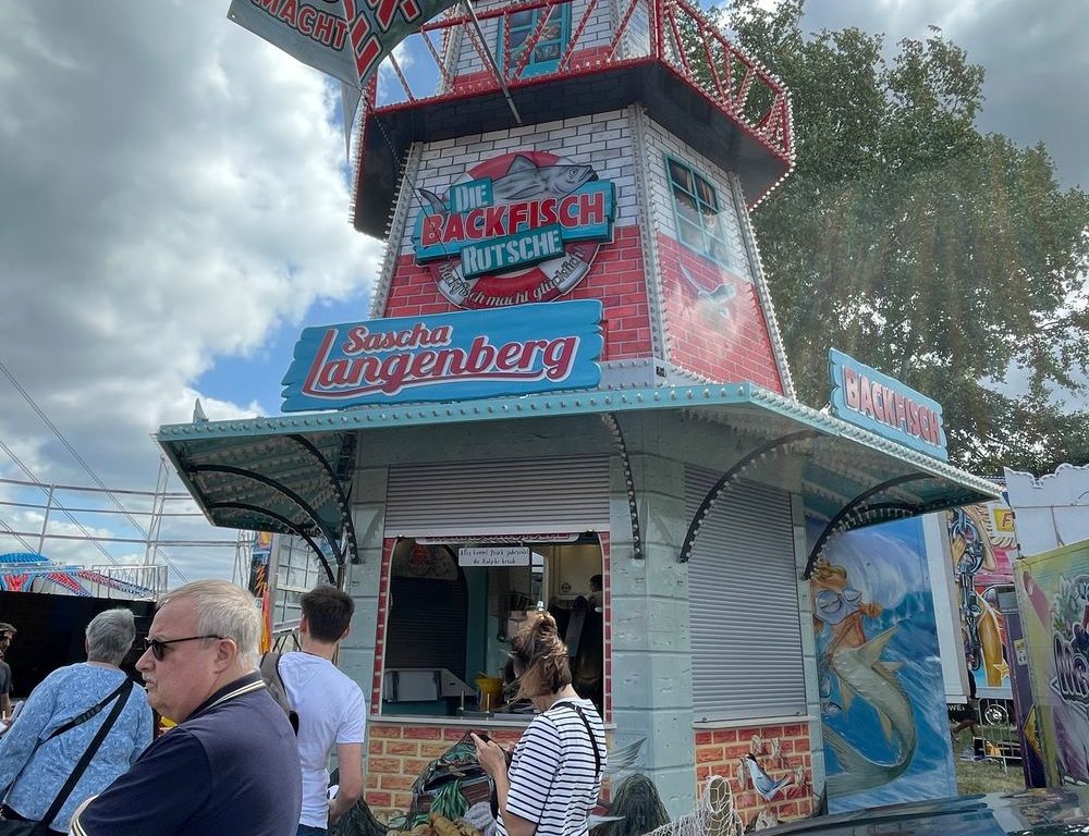 Das Leuchtturm-Design der Backfisch-Rutsche (Foto: youpod/Athina) Das Leuchtturm-Design der Backfisch-Rutsche (Foto: youpod/Athina)