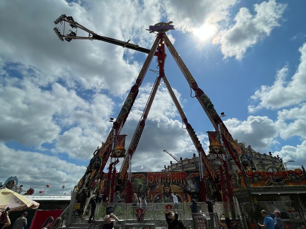 Lust auf einen Fall von 47 Metern? Excalibur kann euch das neben dem epischen Storytelling und den Soundeffekten bieten. (Foto: youpod/Athina) Lust auf einen Fall von 47 Metern? Excalibur kann euch das neben dem epischen Storytelling und den Soundeffekten bieten. (Foto: youpod/Athina)