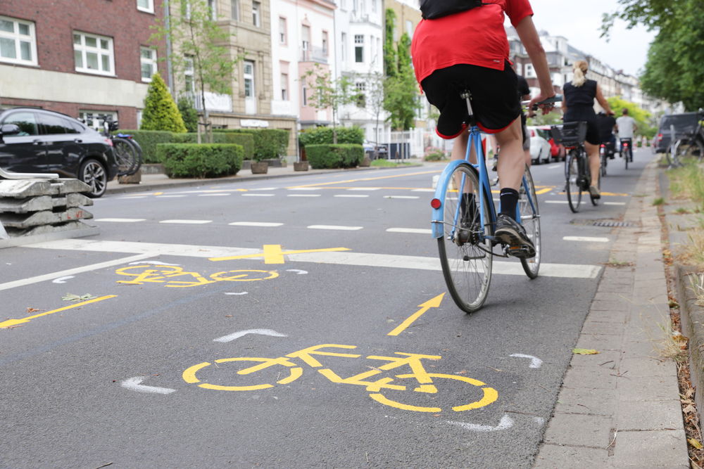 Düsseldorf eröffnet ersten Pop-up-Radweg (Foto: Landeshauptstadt Düsseldorf/Ingo Lammert)
