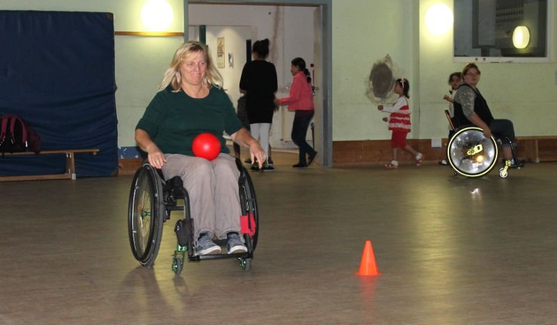 Auf die Räder, fertig, los – Handball im Rollstuhl Auf die Räder, fertig, los – Handball im Rollstuhl