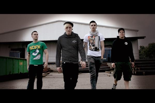 Jolly Roger ist die dritte Band, die bester Newcomer werden will. Jolly Roger