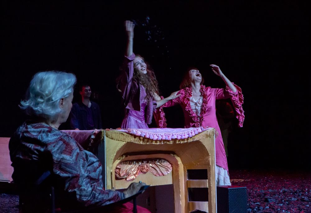 Auf dem Bild: Marilene Mostert, Dennis Bodenbinder, Marlene Goksch, Uta Gärtel – Foto: Ana Lukenda