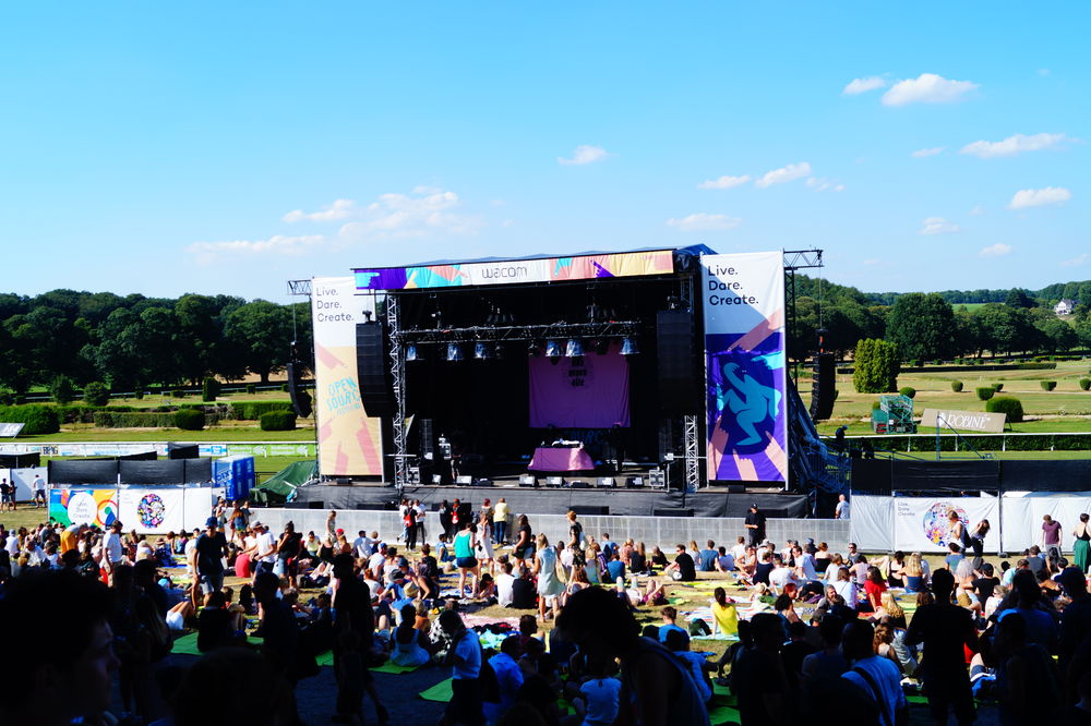 Main Stage; Anna-Lena Plate Main Stage; Anna-Lena Plate