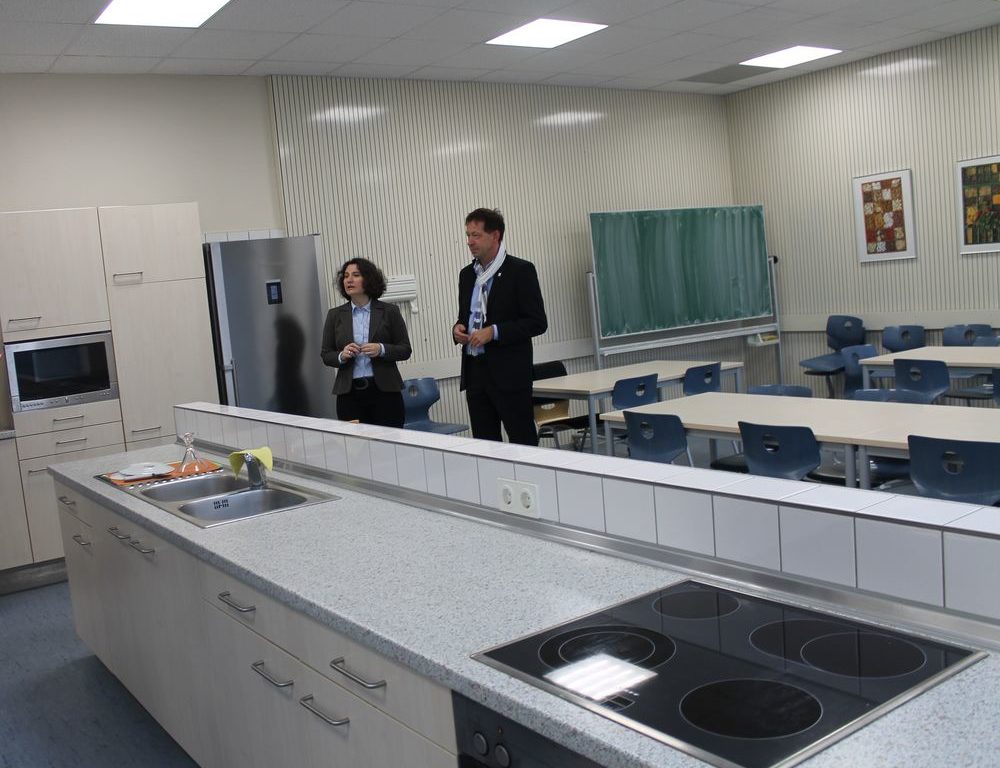 Mitspracherecht haben die Schüler auch wenn es ums Essen geht. Sie können ihr Essen auch selber zubereiten in der Küche. (Foto: Jonathan) Mitspracherecht haben die Schüler auch wenn es ums Essen geht. Sie können ihr Essen auch selber zubereiten in der Küche. (Foto: Jonathan)