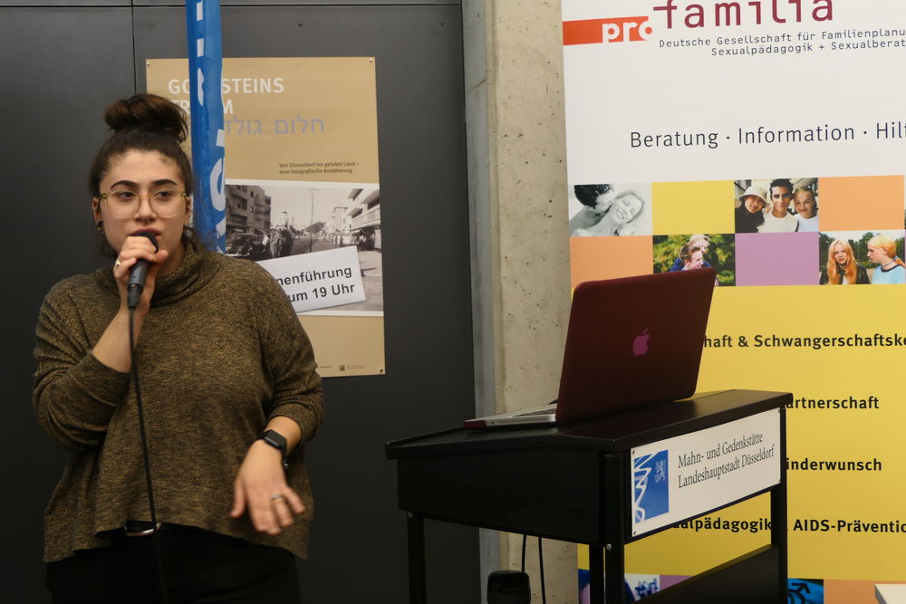Poetryslamerin und Musikerin Aylin Celik setzt sich musikalisch viel mit dem Thema Vielfalt und Gesellschaftskritik auseinander. Sie trat beim Diversity-Tag auf. Poetryslamerin und Musikerin Aylin Celik setzt sich musikalisch viel mit dem Thema Vielfalt und Gesellschaftskritik auseinander. Sie trat beim Diversity-Tag auf.