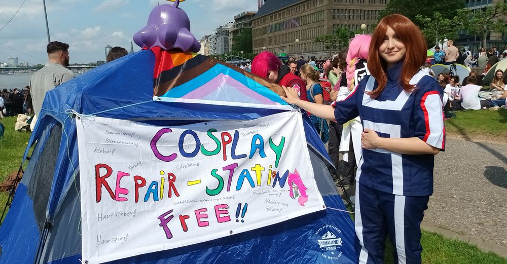 Klamotten und Kostüme DIY: Das sind die Tipps der Cosplay-Profis Felix (29) legt viel Wert darauf, Kostüme und Kleidung zu reparieren und sie nicht sofort wegzuschmeißen.