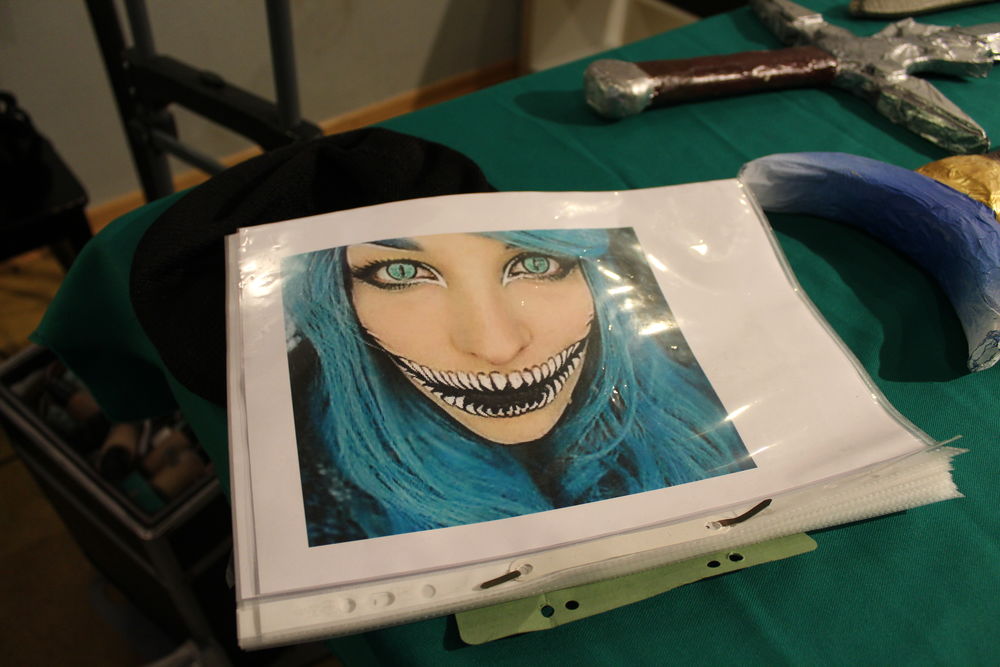 Ein Schmink-Workshop der besonderen Art fand ebenfalls statt. (Foto: Jonathan) Ein Schmink-Workshop der besonderen Art fand ebenfalls statt. (Foto: Jonathan)