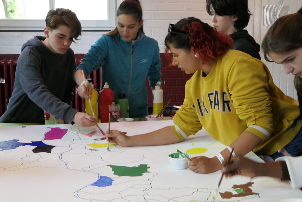 Die weiße Leinwand wurde später richtig schön bunt. (Foto: youpod / Vivian)