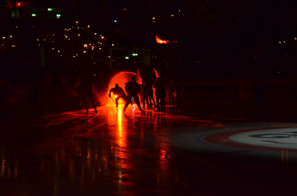 3:4-Niederlage gegen Berlin, DEG trägt nur ein Veilchen davon Lara A.