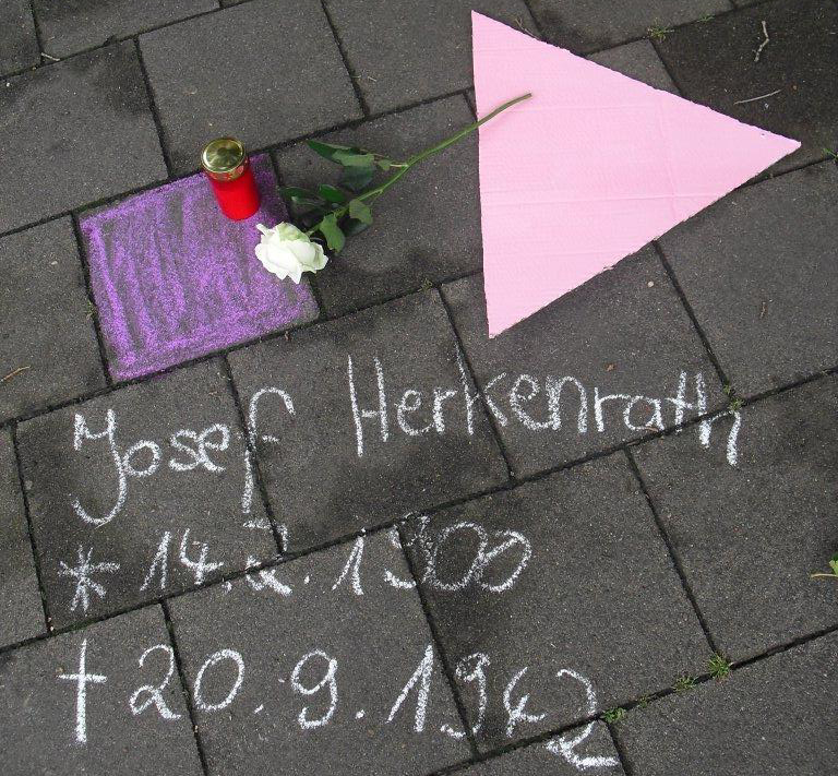 Es wurde auch an Josef Herkenrath erinnert und ... PULS Es wurde auch an Josef Herkenrath erinnert und ... PULS
