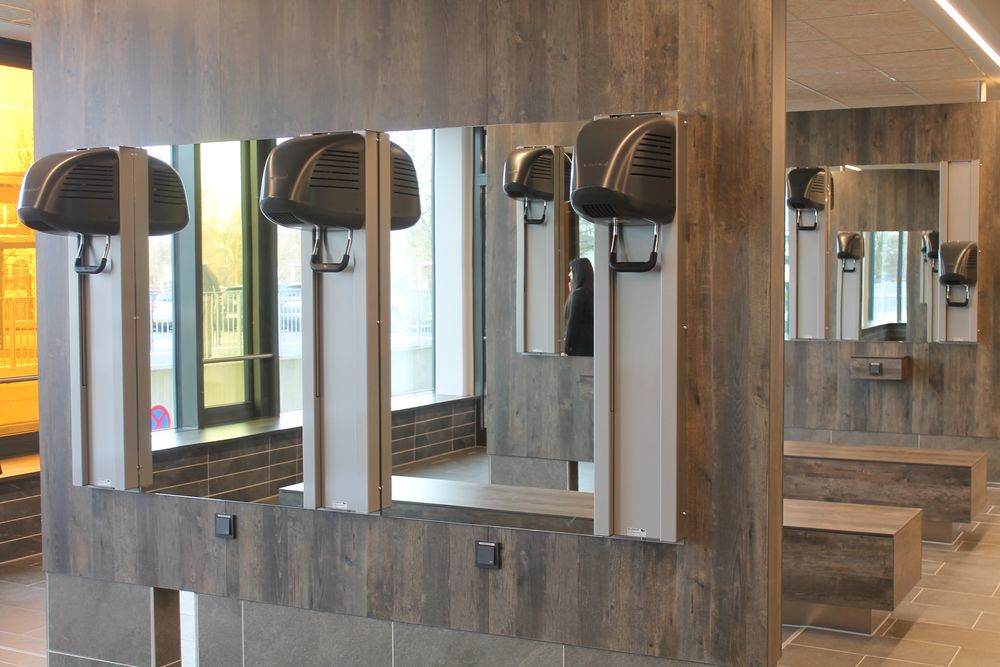 Hier können sich die Besucher nach dem Schwimmen wieder frisch machen. (Foto: youpod/Charlotte) Hier können sich die Besucher nach dem Schwimmen wieder frisch machen. (Foto: youpod/Charlotte)