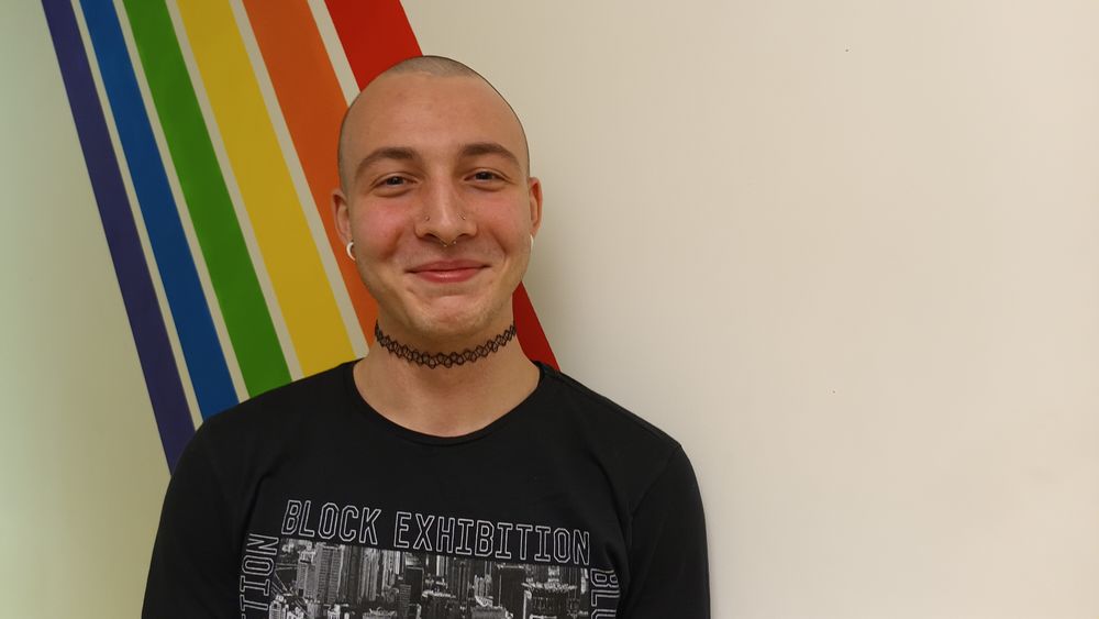 May (they/them) findet, dass oft die Basics nochmal erklärt werden sollten. (Foto: Vivian) May (they/them) findet, dass oft die Basics nochmal erklärt werden sollten. (Foto: Vivian)