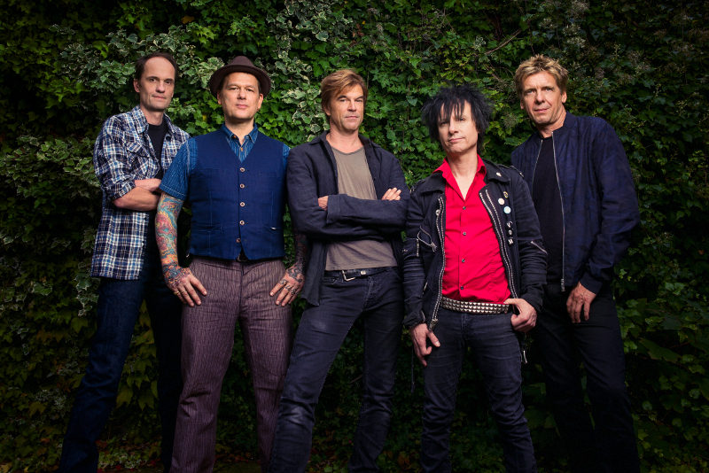 Die Toten Hosen steuern einen unveröffentlichten Song bei. Paul Ripke Die Toten Hosen steuern einen unveröffentlichten Song bei. Paul Ripke