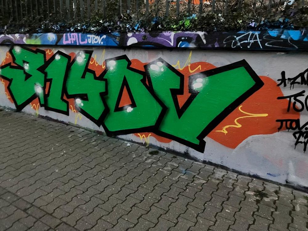 Das ist das Kunstwerk eines Teilnehmers. Die Kombination von Zahlen und Buchstaben ergibt einen "Tag". (Foto: Youpod / Karo)