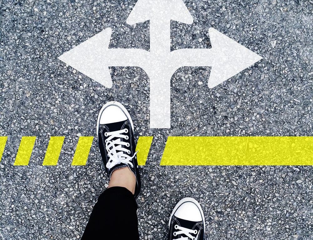 Finde den passenden Weg für die Zukunft. (Foto: kvrkchowdari, Pixabay)