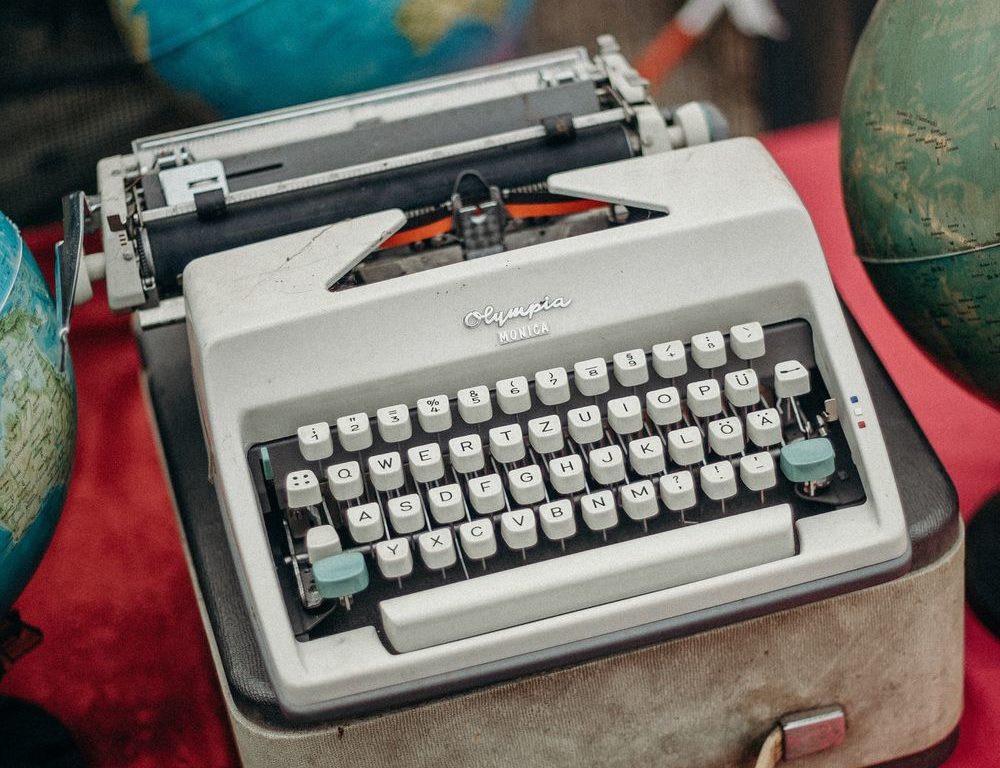 Auf dem Trödelmarkt findest du alte und neue Gegenstände, Vintage-Klamotten, nützliches und kurioses aller Art. (Foto: www.pexels.de)
