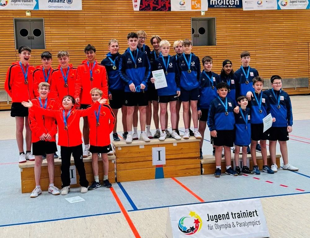 Das Tischtennis-Team des Lessing-Gymnasiums und Lessing-Berufskollegs hat die Deutsche Schulmeisterschaft bei dem Frühjahrsfinale von "Jugend trainiert für Olympia und Paralympics" in der Wettkampfklasse II gewonnen. (Foto: Benedikt von Issem)
