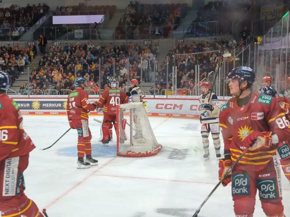 Goalie Haukeland wurde von den Fans gefeiert. (Foto: youpod / Jonas) Goalie Haukeland wurde von den Fans gefeiert. (Foto: youpod / Jonas)