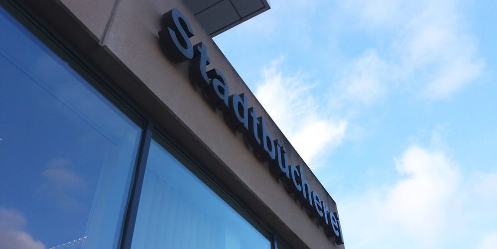 Hier kannst du kostenlos chillen wenn's kalt wird Die Stadtbüchereien in ganz Düsseldorf sind ein guter Ort zum chillen wenn es kälter wird. (Foto: youpod)