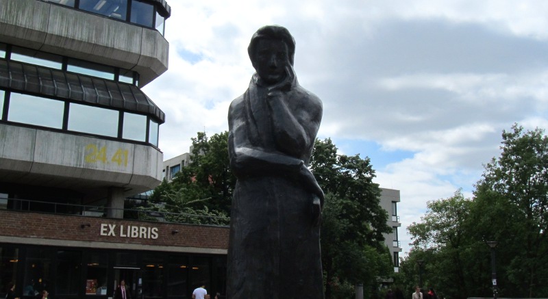 An der Uni finden sich einige Räume, in denen man kostenlos chillen kann. (Foto: youpod) Bei der Info-Veranstaltung in der Heinrich-Heine-Universität werdet ihr rund ums Studium informiert.