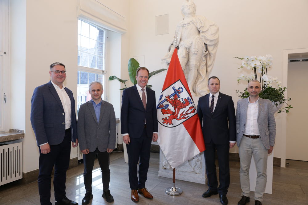 Unis aus Czernowitz und Düsseldorf rücken zusammen Foto: Landeshauptstadt Düsseldorf / Lammert