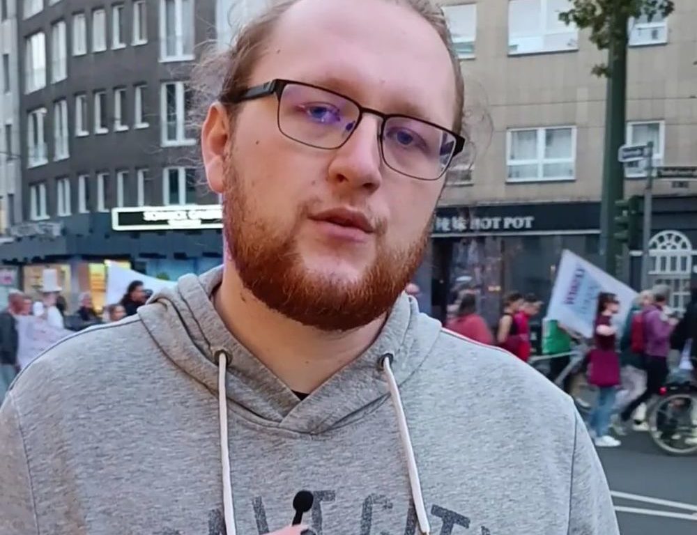 Paul (23) ist als Sprecher der grünen Jugend vor Ort gewesen. (Foto: youpod)