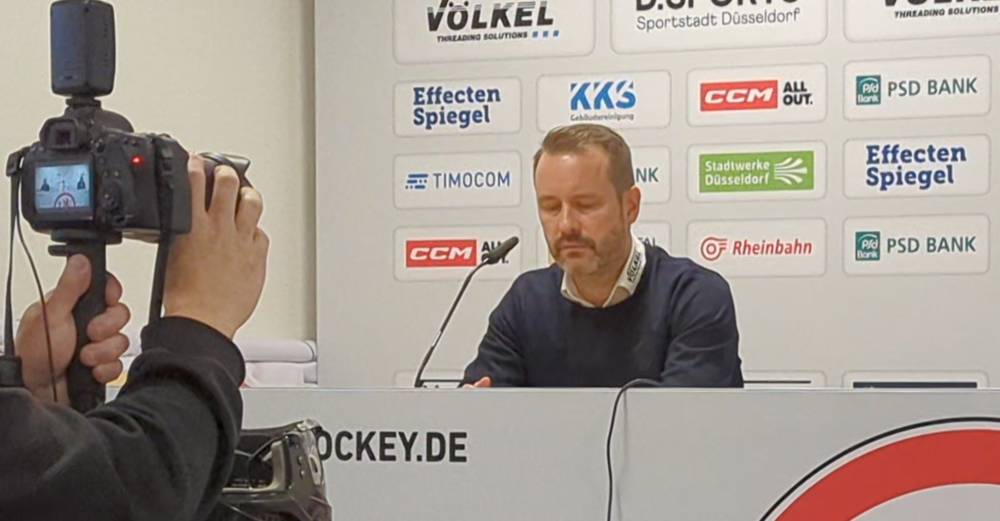 DEG + Thomas Dolak = ? Thomas Dolak nach der Partie gegen Bremerhaven. II Quelle: Lisanne