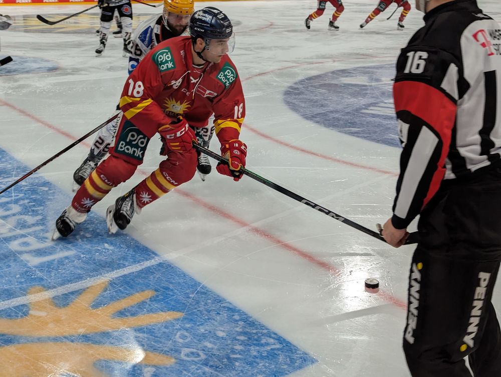 Es wird um jeden Zentimeter gekämpft - Foto: Jonas Es wird um jeden Zentimeter gekämpft - Foto: Jonas