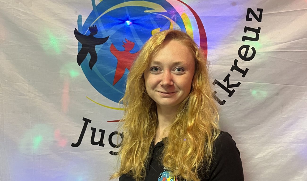 Laura (26): "Mir ist es sehr wichtig, aus der Gruppe eine große Gemeinschaft zu machen, in der alle zusammenhalten." (Foto: youpod.de/Ari) Laura (26): "Mir ist es sehr wichtig, aus der Gruppe eine große Gemeinschaft zu machen, in der alle zusammenhalten." (Foto: youpod.de/Ari)