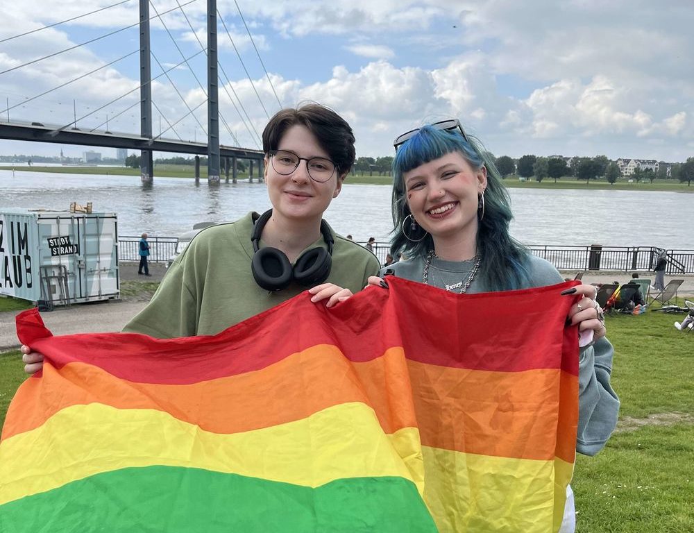 Darum wart ihr beim CSD Avery (19) und Marlene (19). (Foto: youpod / Ari)