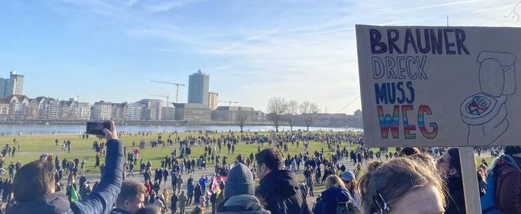 Raus aus der Ohnmacht, rein in die Aktion - Was tun gegen die AfD? Raus aus der Ohnmacht, rein in die Aktion - Was tun gegen die AfD?