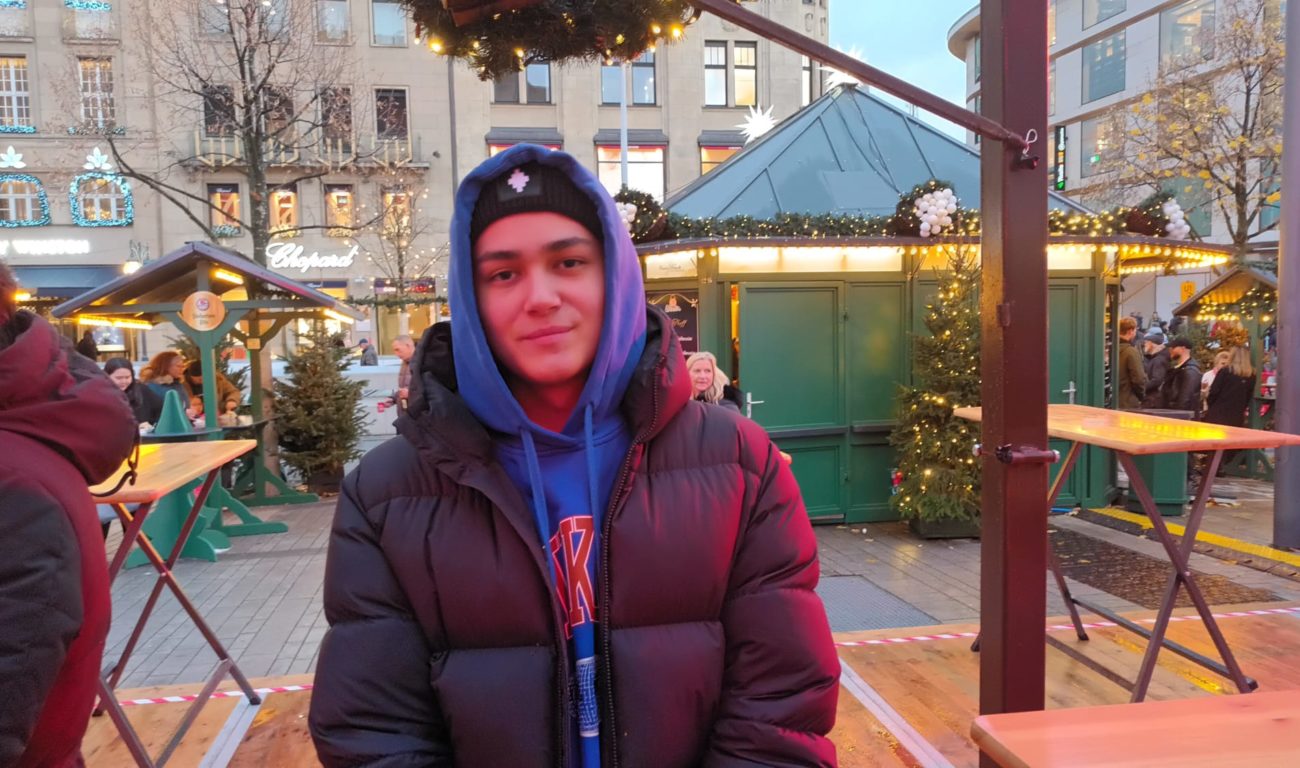 Karl (18) betont, wie wichtig die gleichgeschlechtliche Ehe in unserer Gesellschaft ist. (Foto: youpod / Vivian)