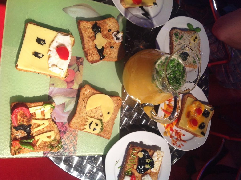 Brote.jpg - „Cooking Games“ Kochen auf der Gamescom - youpod