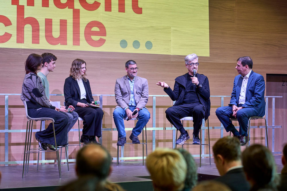 241126_Einweihung-Wim-Wenders-Gymnasium-Langer5.jpg - Eröffnung des neu errichteten Wim-Wenders-Gymnasiums 241126_Einweihung-Wim-Wenders-Gymnasium-Langer5.jpg - Eröffnung des neu errichteten Wim-Wenders-Gymnasiums