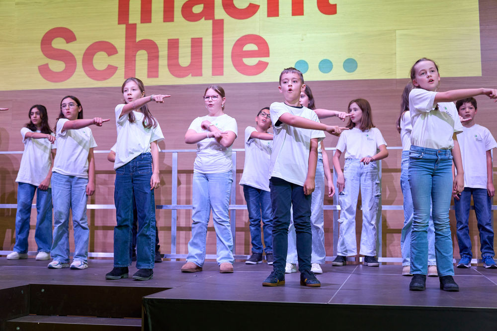 241126_Einweihung-Wim-Wenders-Gymnasium-Langer7.jpg - Eröffnung des neu errichteten Wim-Wenders-Gymnasiums 241126_Einweihung-Wim-Wenders-Gymnasium-Langer7.jpg - Eröffnung des neu errichteten Wim-Wenders-Gymnasiums