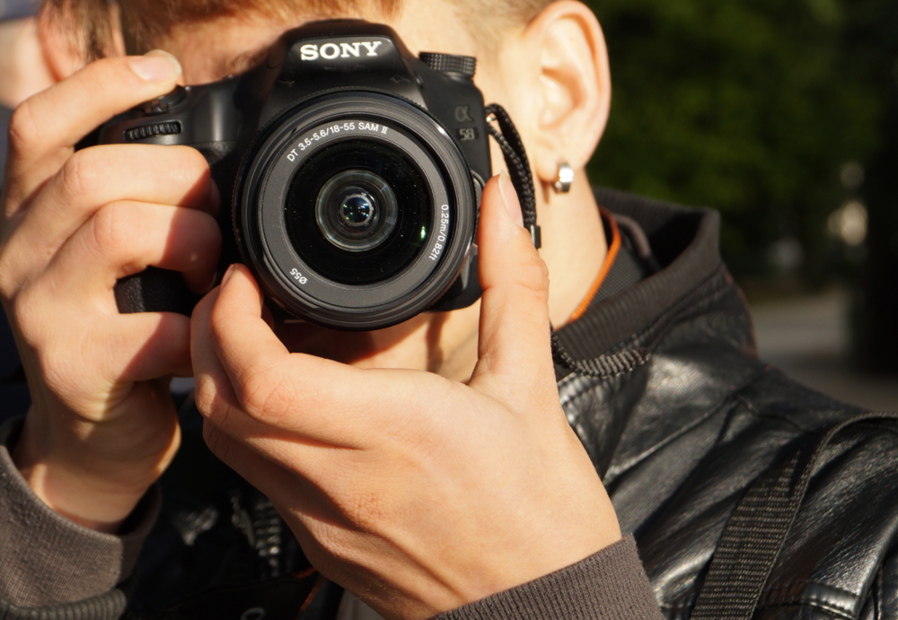 Zuerst überlegt ihr euch eine Geschichte, dann filmt ihr drauf los. (Foto: Rodi Hameh)