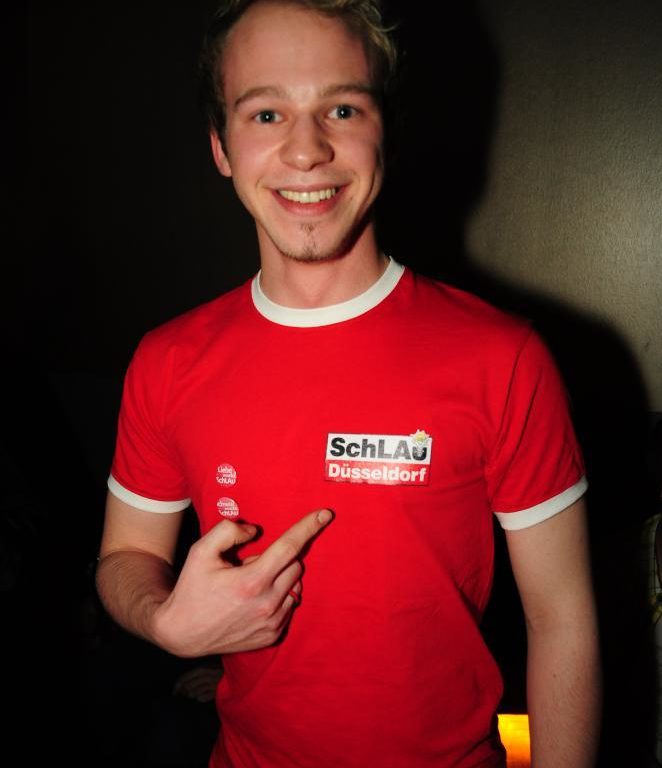 amitabha-duesseldorf-140723.jpg - SchLAu Düsseldorf - ein Teamer berichtet - inqueery.de amitabha-duesseldorf-140723.jpg - SchLAu Düsseldorf - ein Teamer berichtet - inqueery.de