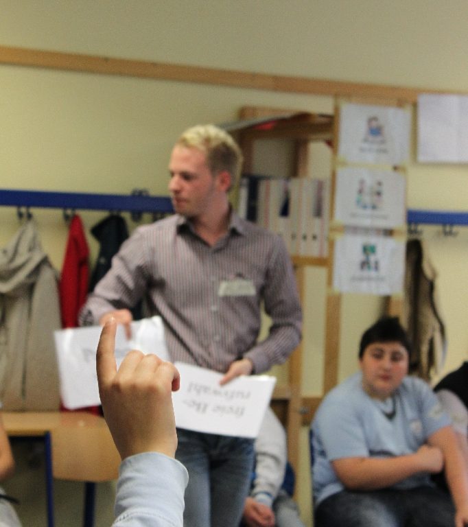 IMG_0814_1024x1024_1500KB.jpg - SchLAu Düsseldorf - ein Teamer berichtet - SchLAu Düsseldorf IMG_0814_1024x1024_1500KB.jpg - SchLAu Düsseldorf - ein Teamer berichtet - SchLAu Düsseldorf