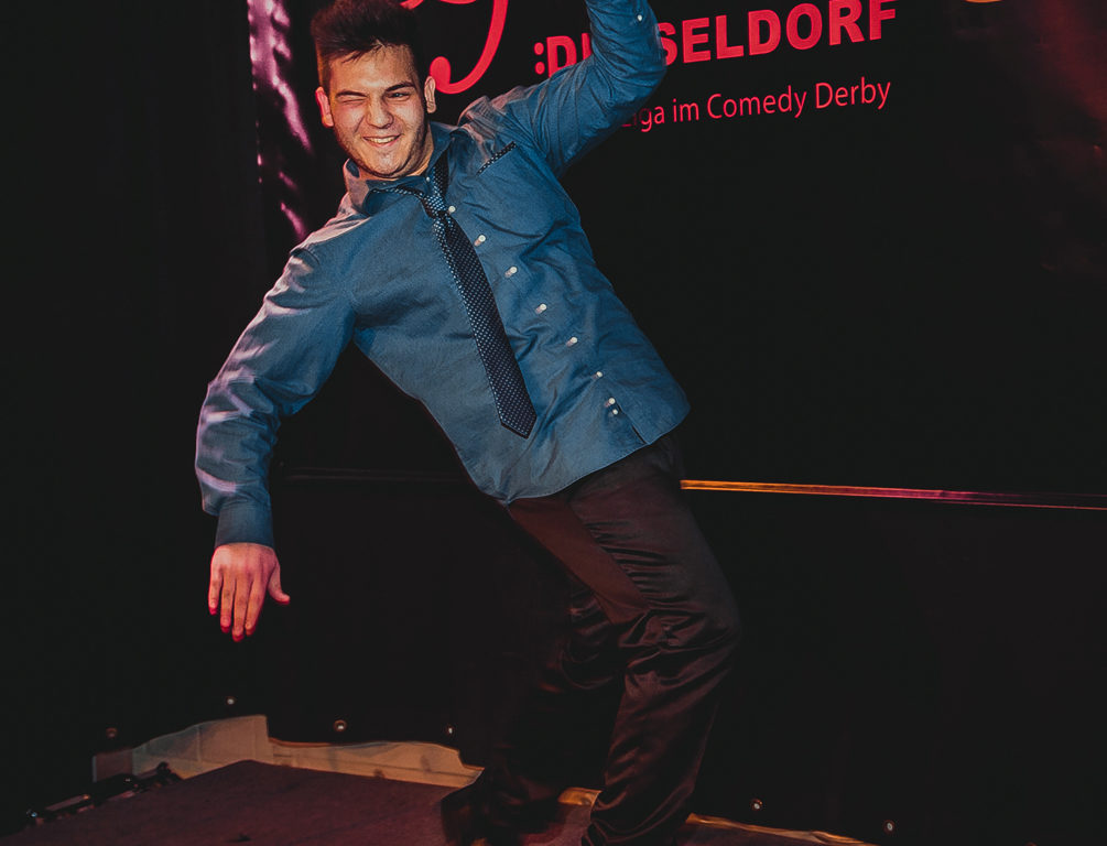 Aus der Disziplin Face-Control1.jpg - Jugendprojekt "Comedy-Derby": Beim ersten Auftritt Text vergessen - AVP e.V. Aus der Disziplin Face-Control1.jpg - Jugendprojekt "Comedy-Derby": Beim ersten Auftritt Text vergessen - AVP e.V.