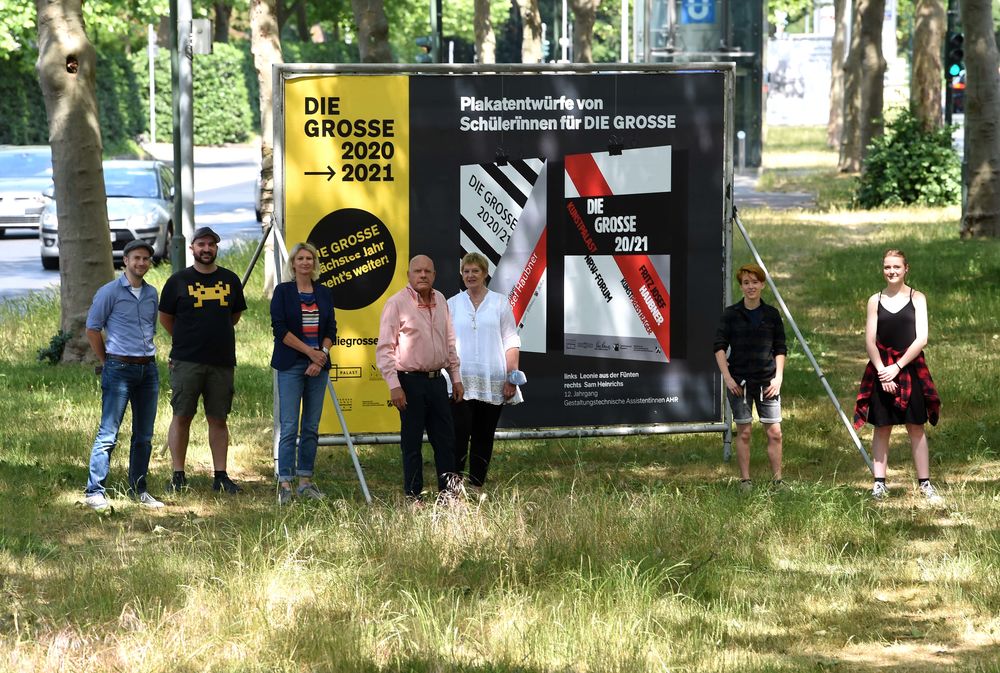 cw_PK-Grosse_08.jpg - „Better later than never“: Schülerplakate werden in ganz Düsseldorf aufgehängt