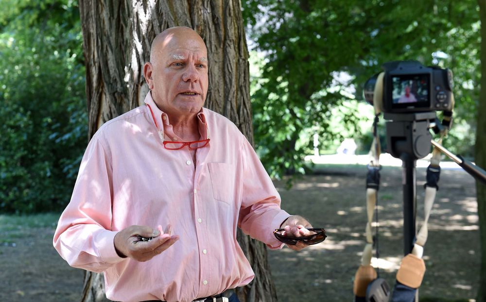 cw_PK-Grosse_24.jpg - „Better later than never“: Schülerplakate werden in ganz Düsseldorf aufgehängt