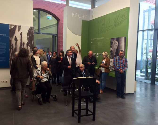 Unbenannt-4.jpg - Mahn- und Gedenkstätte festlich wiedereröffnet – Jugendrat dabei - Lea Sikau Unbenannt-4.jpg - Mahn- und Gedenkstätte festlich wiedereröffnet – Jugendrat dabei - Lea Sikau