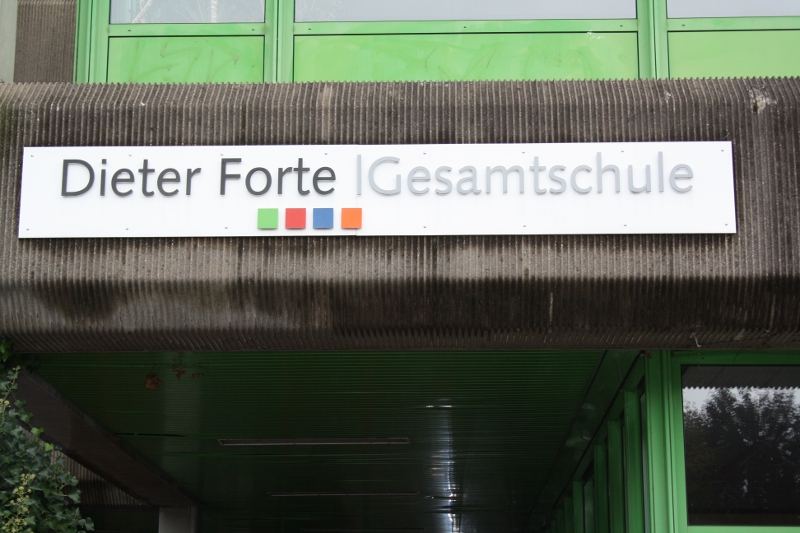 Die Dieter-Forte-Gesamtschule: benannt nach einem deutschen Schriftsteller. Veena Mehta