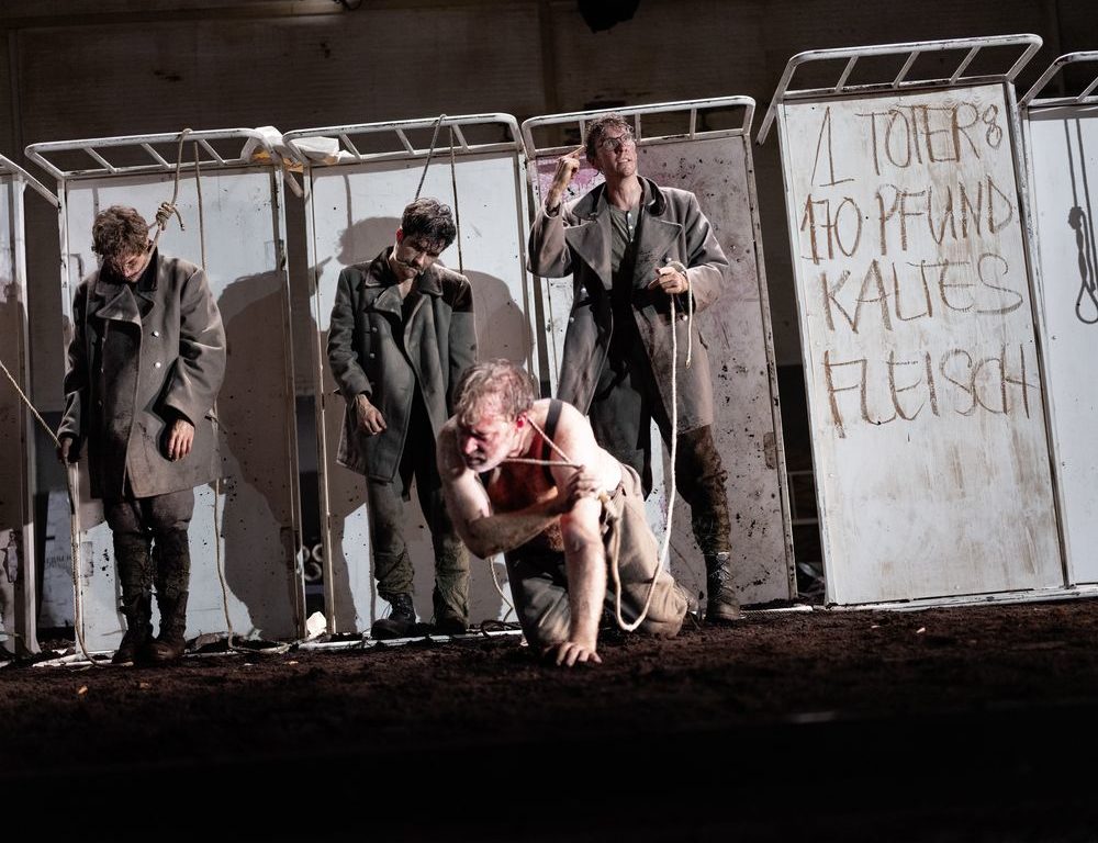 Auf dem Bild: Elias Reichert, Seán McDonagh, Benjamin Höppner, Yuri Englert – Foto: JU