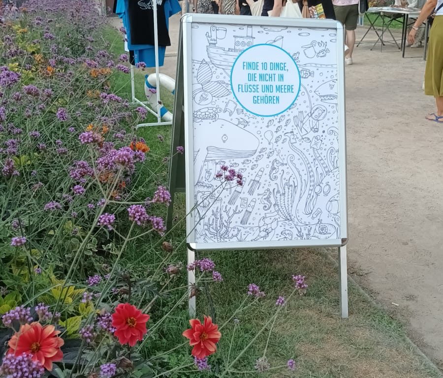 Im Zukunftswald gab es verschiedene Stände zum Informieren und Mitmachen. Im Zukunftswald gab es verschiedene Stände zum Informieren und Mitmachen.