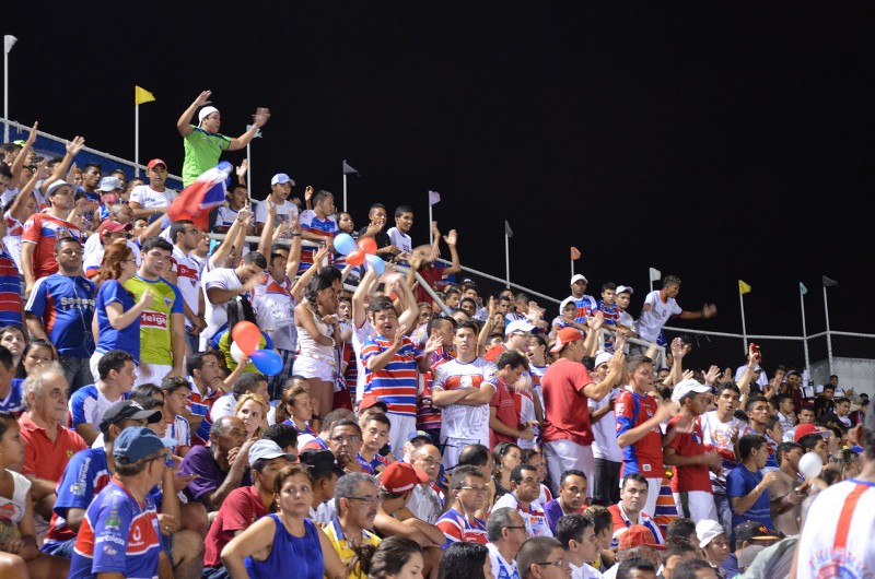 Die Fans vom Fortaleza Esporte Club: Wenn der Verein auf den Ceará Sporting Club trifft, rufen sie "Ceara-gay"-Sprechchöre. Max Brugger